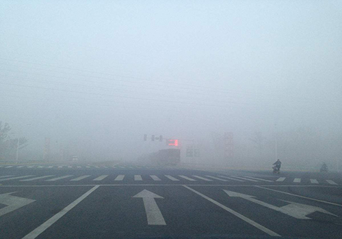 大雾天气，乐动（中国）官方机械提醒您驾车“雾”必小心